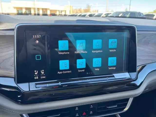 2026 Volkswagen Atlas SE with Technology