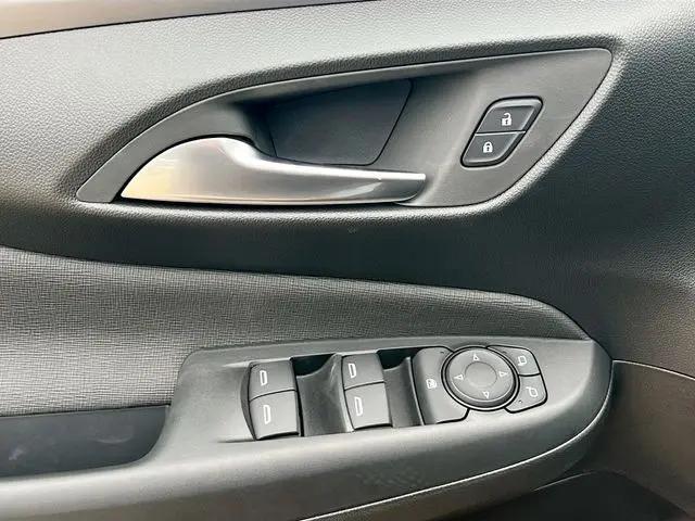 2026 Buick NV Preferred FWD