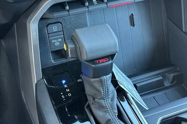 2026 Toyota Tundra SR5 CrewMax 5.5' Bed