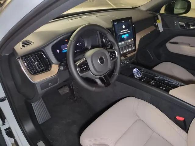 2026 Volvo XC60 B5 Core