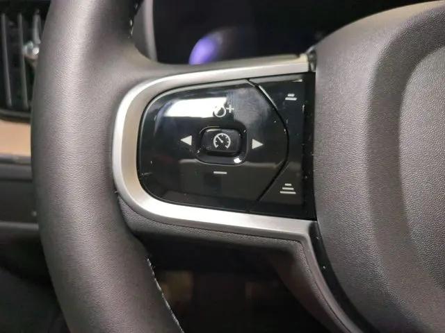 2026 Volvo XC60 B5 Core