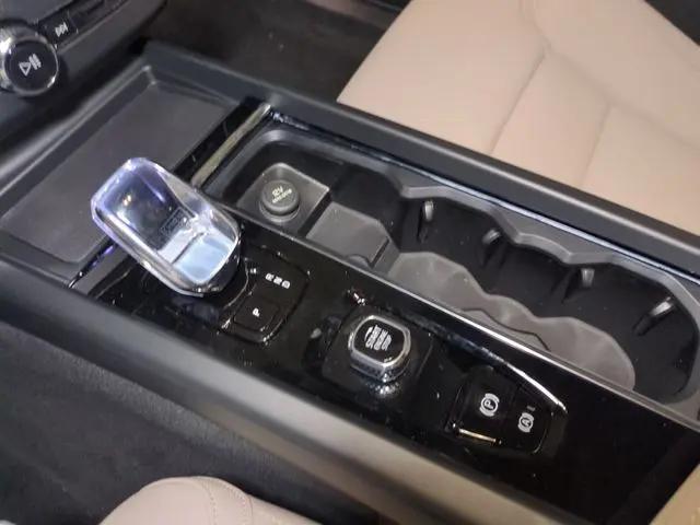 2026 Volvo XC60 B5 Core