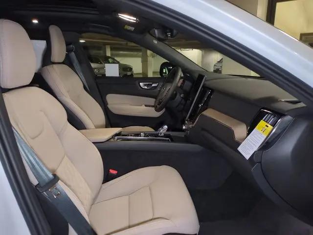 2026 Volvo XC60 B5 Core