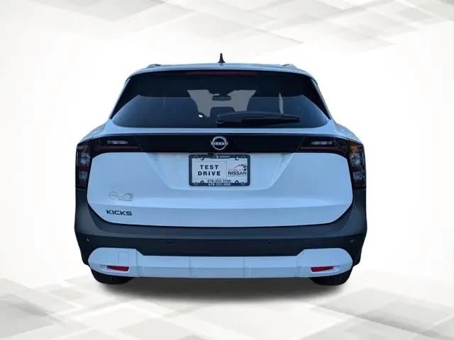 2026 Nissan Kicks SV