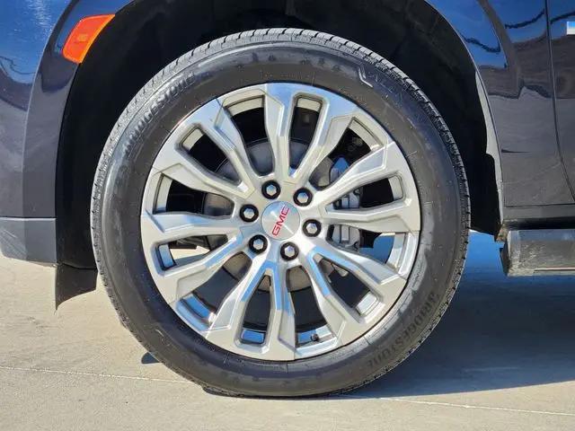 2023 GMC Yukon 4WD Denali