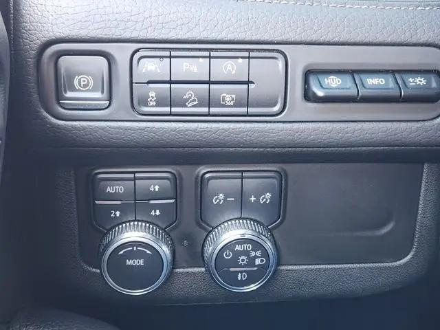 2023 GMC Yukon 4WD Denali