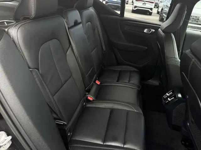 2023 Volvo XC40 B5 Plus Dark Theme