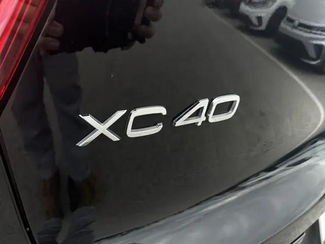 2023 Volvo XC40 B5 Plus Dark Theme