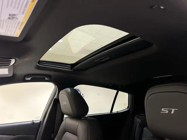 2026 Buick NV Sport Touring FWD