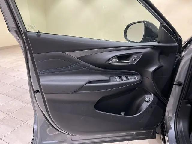2026 Buick NV Sport Touring FWD