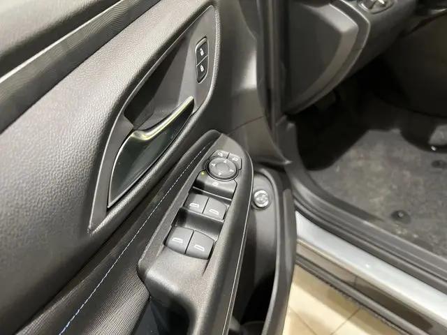 2026 Buick NV Sport Touring FWD