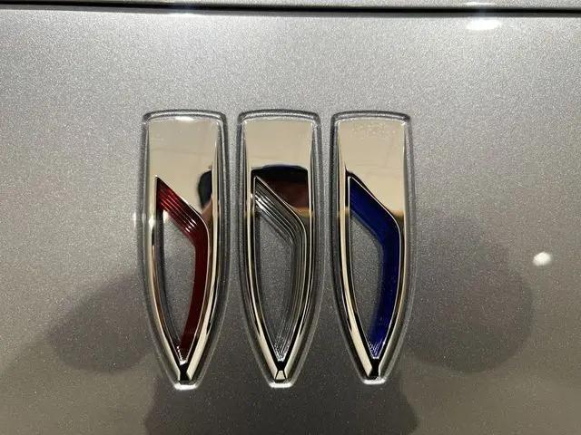 2026 Buick NV Sport Touring FWD