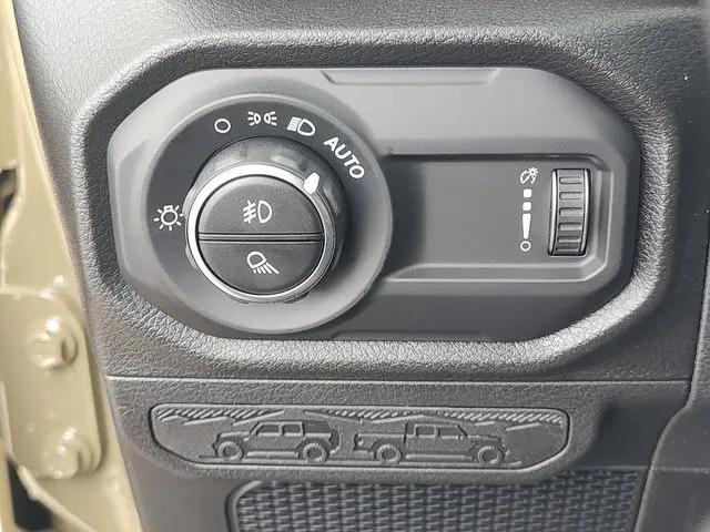 2026 Jeep Gladiator Sport