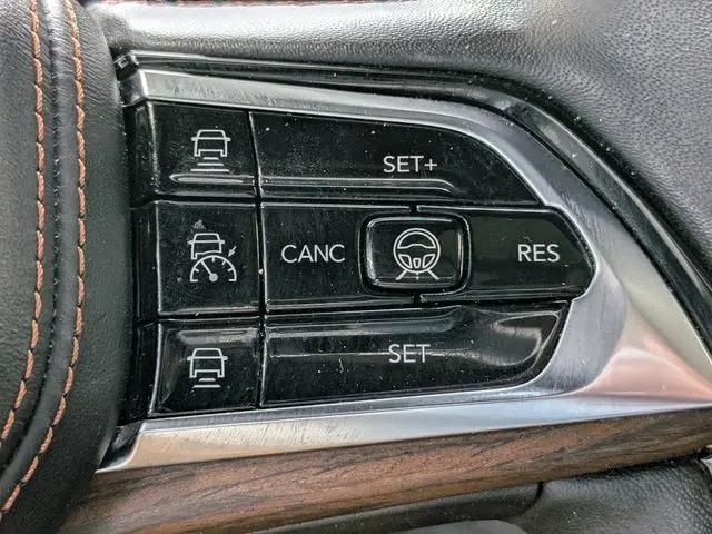 2023 Jeep Grand Cherokee L Summit 4x2