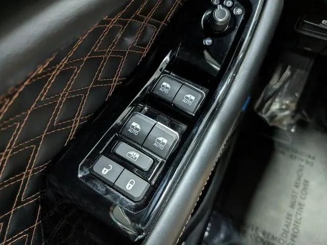 2023 Jeep Grand Cherokee L Summit 4x2