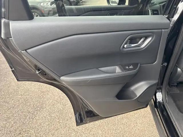 2025 Nissan Rogue SV FWD