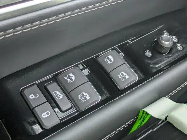 2026 Jeep Grand Wagoneer L Summit Obsidian 4x4