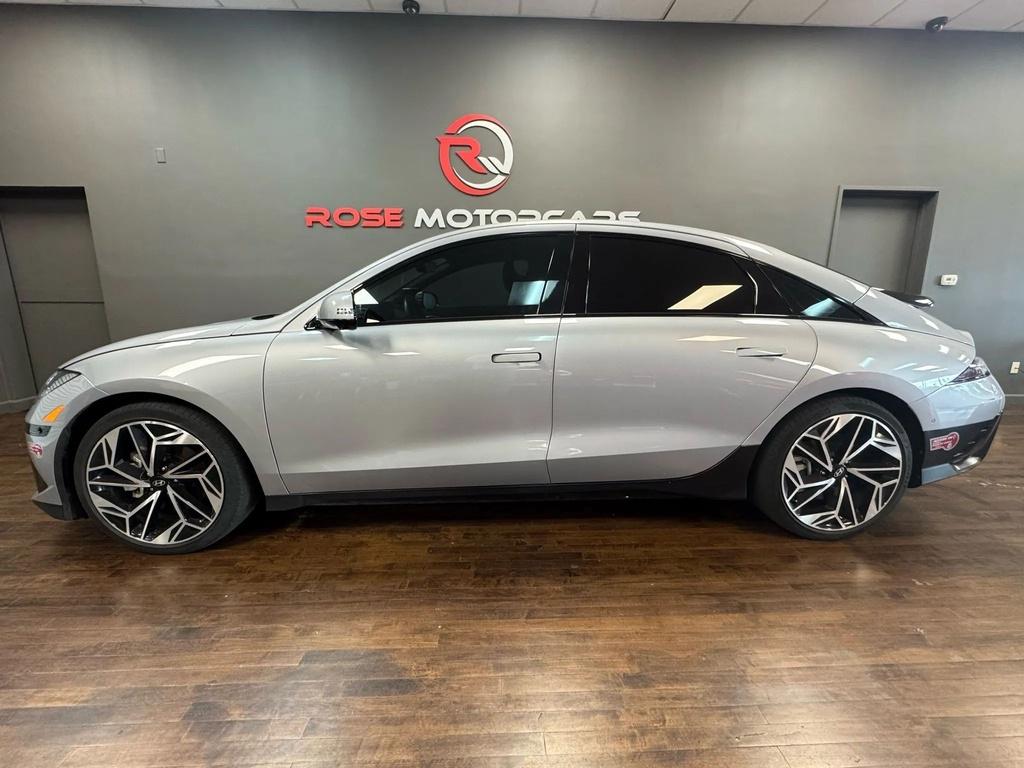 View vehicle photo 2