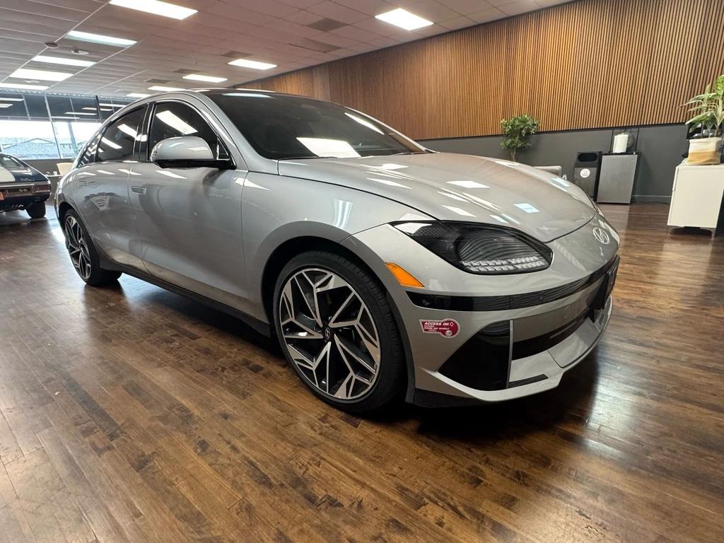 View vehicle photo 7