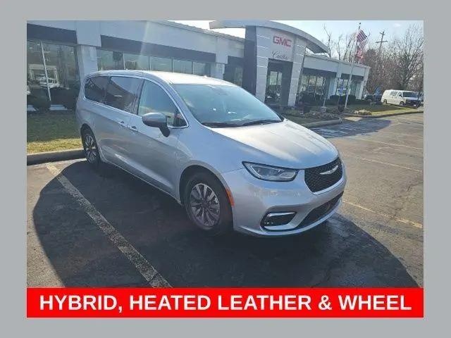 2023 Chrysler Pacifica Hybrid Touring L for sale in FREMONT, OH