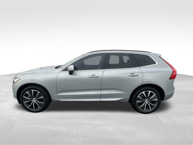 2022 Volvo XC60 B5 Momentum