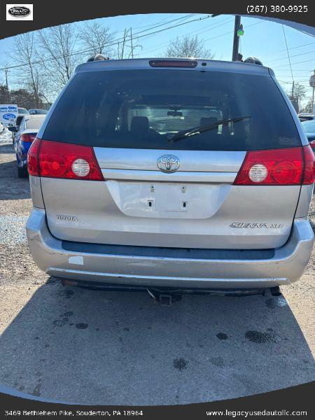 2008 Toyota Sienna XLE