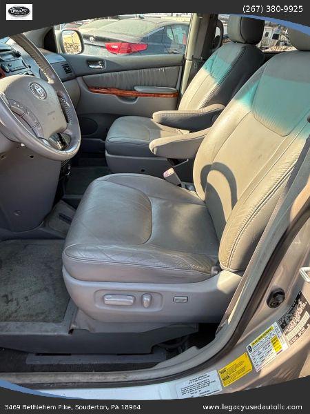 2008 Toyota Sienna XLE