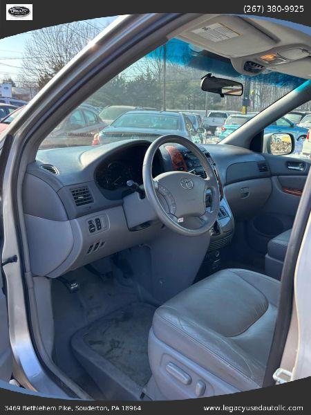 2008 Toyota Sienna XLE