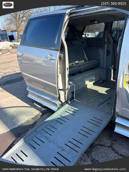 2008 Toyota Sienna XLE