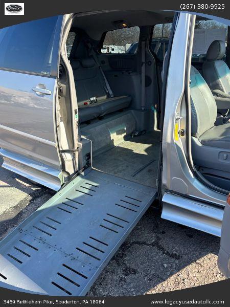 2008 Toyota Sienna XLE