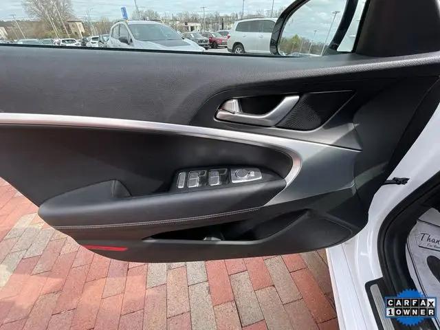2023 Genesis G70 2.0T RWD
