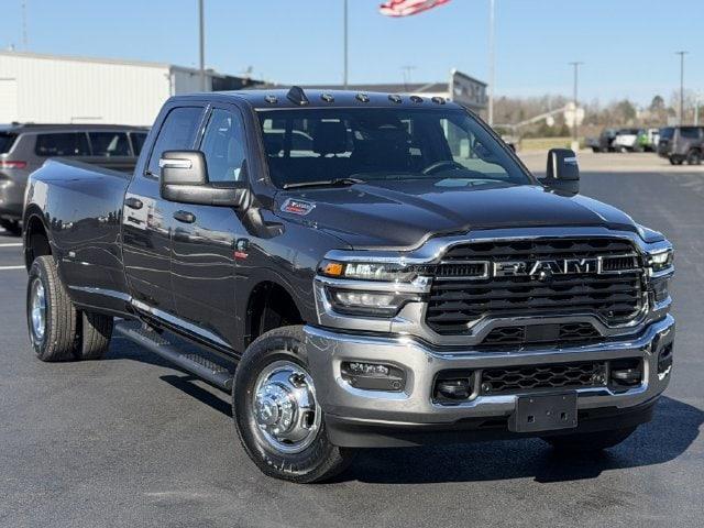2026 Ram 3500 Tradesman Crew Cab 4x4 8 Box