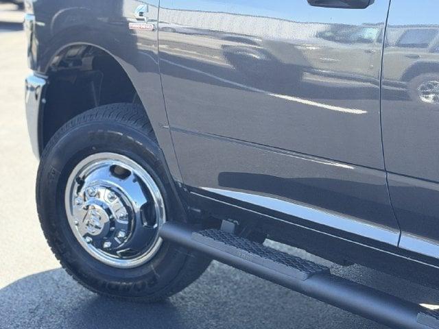 2026 Ram 3500 Tradesman Crew Cab 4x4 8 Box