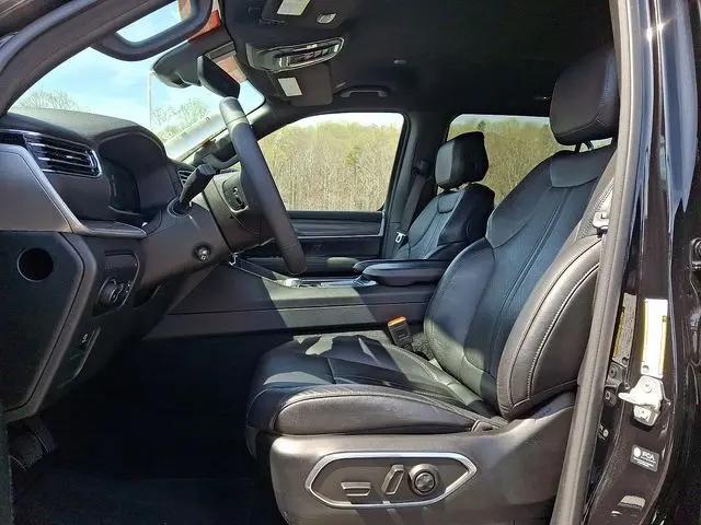 2023 Jeep Wagoneer Series III 4x2