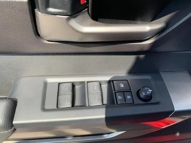 2026 Toyota Tundra SR5 CrewMax 5.5' Bed