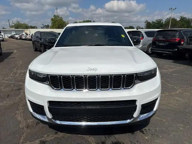 2026 Jeep Grand Cherokee L Laredo 4x2