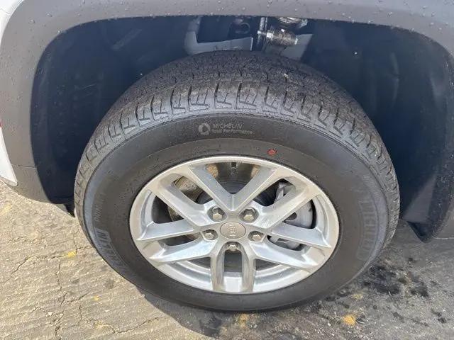 2026 Jeep Grand Cherokee L Laredo 4x2