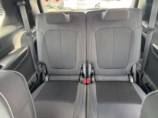 2026 Jeep Grand Cherokee L Laredo 4x2
