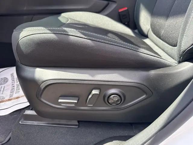 2026 Jeep Grand Cherokee L Laredo 4x2