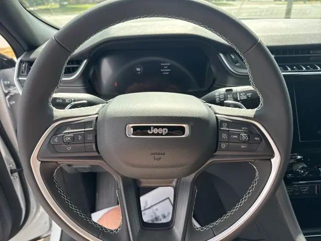 2026 Jeep Grand Cherokee L Laredo 4x2