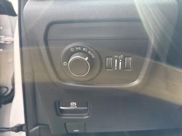 2026 Jeep Grand Cherokee L Laredo 4x2