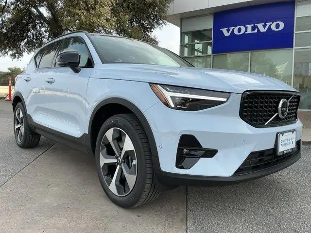 2026 Volvo XC40 Plus, B5 AWD Gas (mild hybrid), Dark for sale in San Antonio, TX