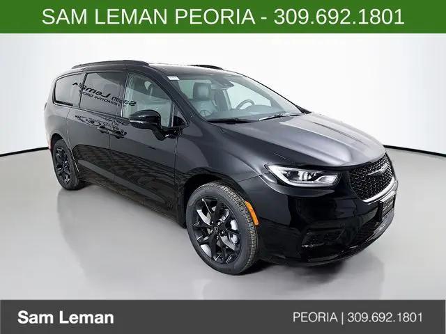 2026 Chrysler Pacifica Select AWD for sale in Peoria, IL