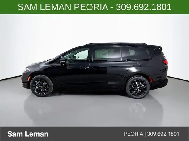 2026 Chrysler Pacifica Select AWD