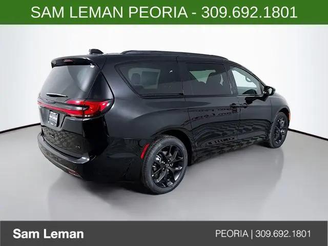 2026 Chrysler Pacifica Select AWD