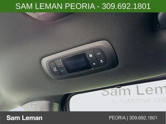 2026 Chrysler Pacifica Select AWD