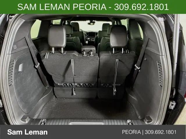 2026 Chrysler Pacifica Select AWD