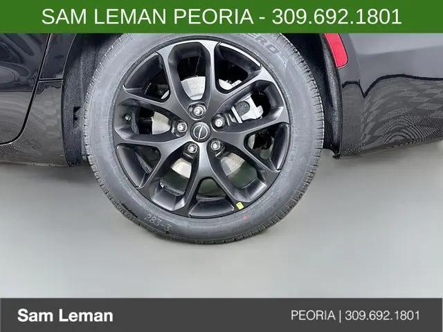 2026 Chrysler Pacifica Select AWD