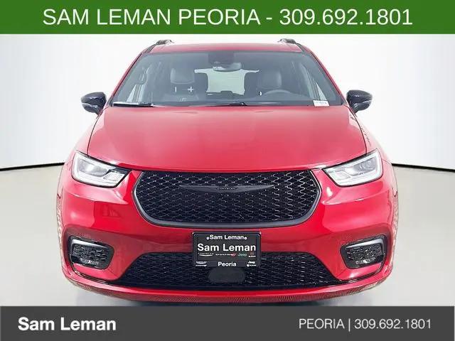 2026 Chrysler Pacifica Select AWD