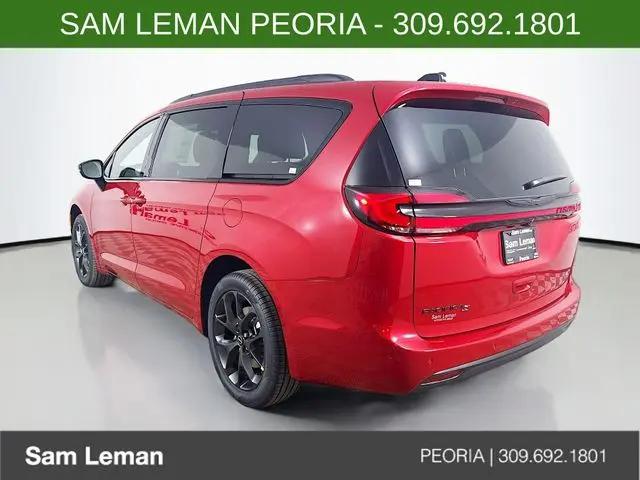 2026 Chrysler Pacifica Select AWD